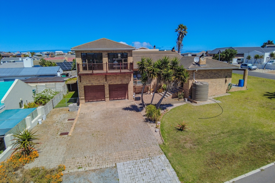 4 Bedroom Property for Sale in Yzerfontein Western Cape